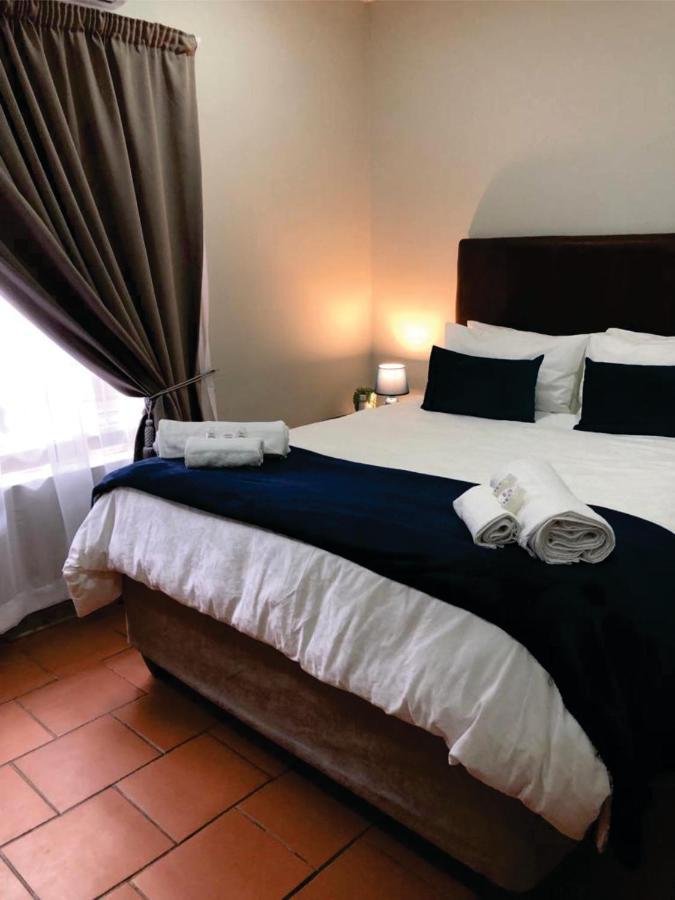 Beesdam Guesthouse Potchefstroom Extérieur photo